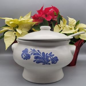 Vintage Pfaltzgraff Yorktowne Soup Tureen and Ladel Pfaltzgraff Yorktowne